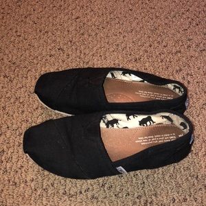 Women’s Classic Black Toms